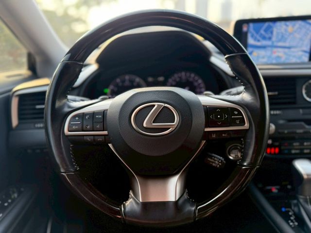 旗艦版 原版件 ACC跟車 全景天窗 360環景 通風椅 抬顯 電尾門 盲點  CARPLAY  第7張相片