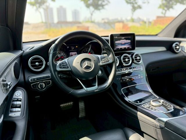 GLC43 魚眼頭燈 21吋鋁圈 360環景 全景天窗 電子懸吊 盲點 電熱椅 摸門 IKEY  第7張相片