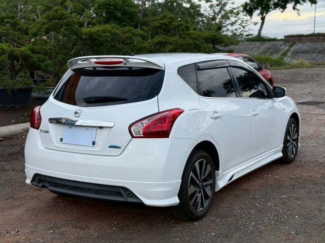 原版件 免鑰匙啟動 雙區恆溫 定速 倒車顯影 胎壓偵測 後座出風口  第6張相片