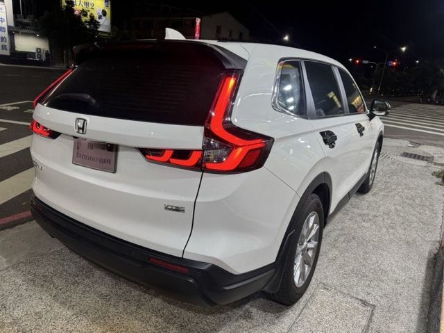S版 原版件 9吋觸控螢幕 NAVI導航 無線CARPLAY 無線充電座 ACC跟車道偏移 360環景 電動椅 電尾門  第4張相片