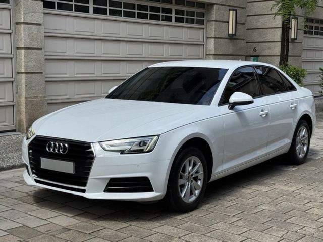 A4 30tfsi 小改款 一手車 耗材保養皆已更新 認證車 免鑰匙 摸門 恆溫 液晶儀表 前後雷達 LED頭燈 定速  第1張相片