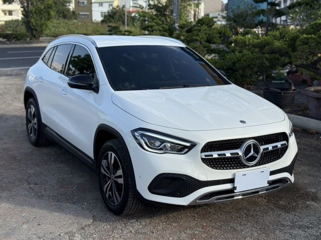 總代理 GLA200 原版件  原廠保養  全新輪胎  資料齊全 摸門 盲點 免鑰匙  第4張相片