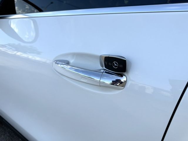 總代理 GLA200 原版件  原廠保養  全新輪胎  資料齊全 摸門 盲點 免鑰匙  第7張相片