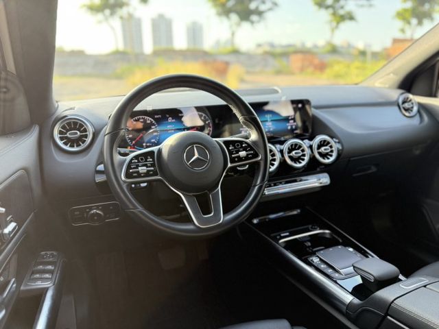 總代理 GLA200 原版件  原廠保養  全新輪胎  資料齊全 摸門 盲點 免鑰匙  第8張相片