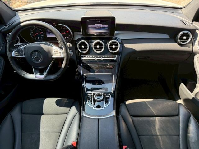 GLC250 AMG 4WD  免鑰匙  摸門 360環景  腳踢電尾門  全景天窗  電動椅  第8張相片