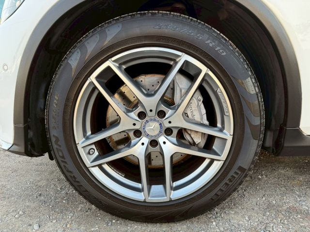 GLC250 AMG 4WD  免鑰匙  摸門 360環景  腳踢電尾門  全景天窗  電動椅  第20張相片