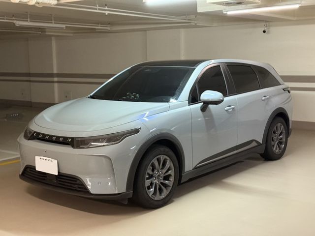 原版件 長程LR 亮點版 新車144 全景天窗 盲點 電尾門 電動椅 360環景  第2張相片
