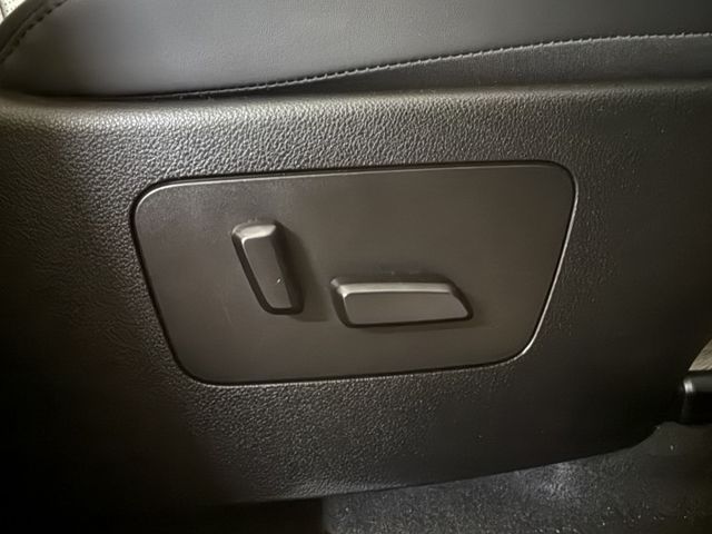 原版件 長程LR 亮點版 新車144 全景天窗 盲點 電尾門 電動椅 360環景  第14張相片