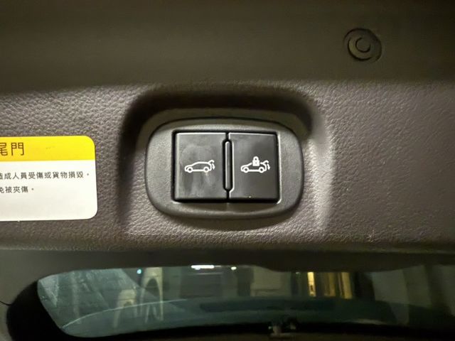原版件 長程LR 亮點版 新車144 全景天窗 盲點 電尾門 電動椅 360環景  第19張相片