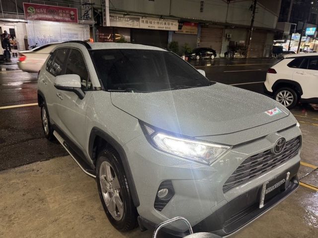 原版件 旗艦版 ACC跟車 電動椅 盲點 電尾門  CARPLAY  第3張相片