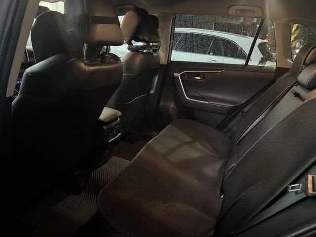 原版件 旗艦版 ACC跟車 電動椅 盲點 電尾門  CARPLAY  第6張相片