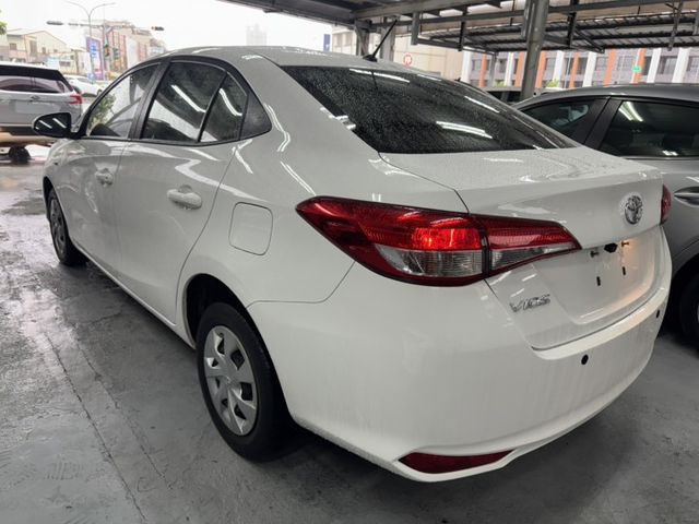 小改款 認證車 內外漂亮  第4張相片