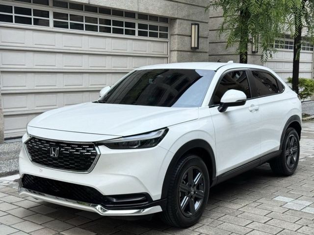 P版 原版原漆 一手車 原廠保養保固中 免鑰匙 摸門 ACC 雙區恆溫 無線充電 電動尾門 LED頭燈 後座出風口  第1張相片