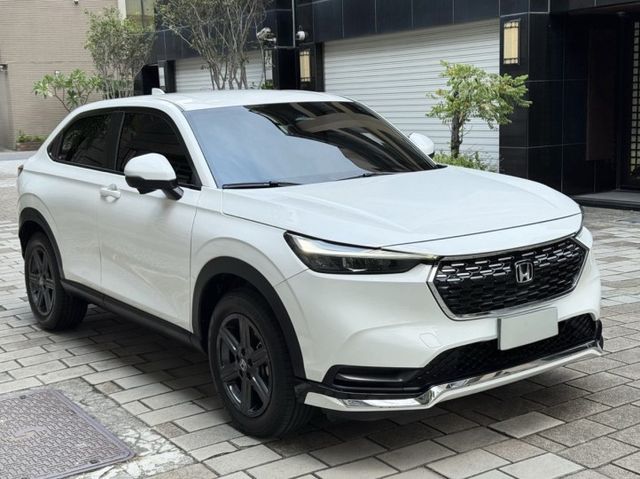 P版 原版原漆 一手車 原廠保養保固中 免鑰匙 摸門 ACC 雙區恆溫 無線充電 電動尾門 LED頭燈 後座出風口  第2張相片