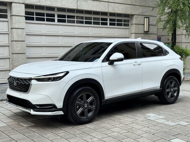 P版 原版原漆 一手車 原廠保養保固中 免鑰匙 摸門 ACC 雙區恆溫 無線充電 電動尾門 LED頭燈 後座出風口  第3張相片