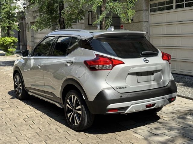 原版件、一手車、智行旗艦版、免鑰匙、恆溫、定速、盲點、360環景、LED魚眼頭燈  第4張相片