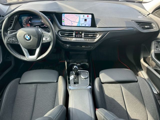 LED頭燈、摸門、免鑰匙啟動、盲點、無線CarPlay、電動座椅、電尾門  第8張相片