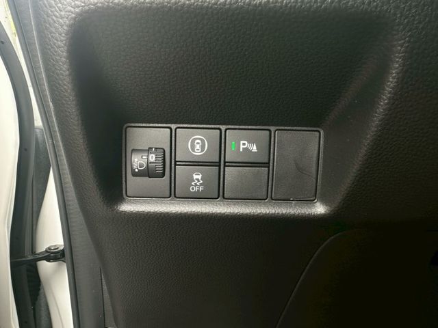 原版件、360環景、盲點、摸門、免鑰匙、ACC跟車、車道偏移  第14張相片