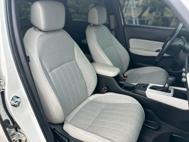 原版件、360環景、盲點、摸門、免鑰匙、ACC跟車、車道偏移  第16張相片