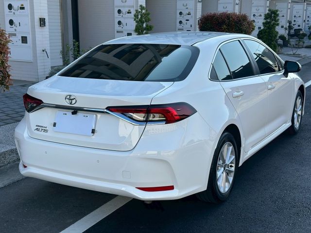 原版件、ACC跟車、恆溫、車道偏移、一手車、保固2年/5萬公里  第6張相片