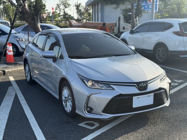 免鑰匙啟動、摸門、恆溫、倒車顯影、ACC跟車、車道偏移  第1張相片