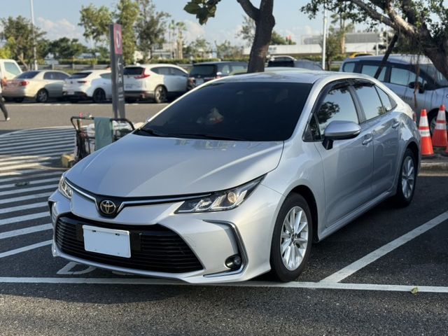 免鑰匙啟動、摸門、恆溫、倒車顯影、ACC跟車、車道偏移  第4張相片