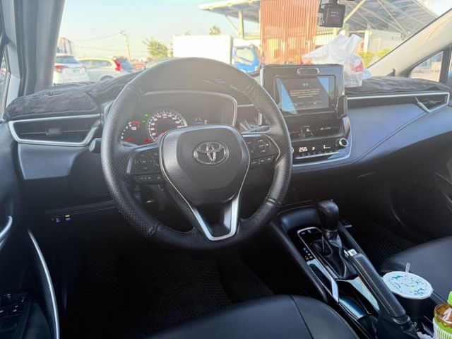 免鑰匙啟動、摸門、恆溫、倒車顯影、ACC跟車、車道偏移  第7張相片