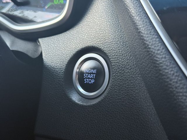 免鑰匙啟動、摸門、恆溫、倒車顯影、ACC跟車、車道偏移  第8張相片