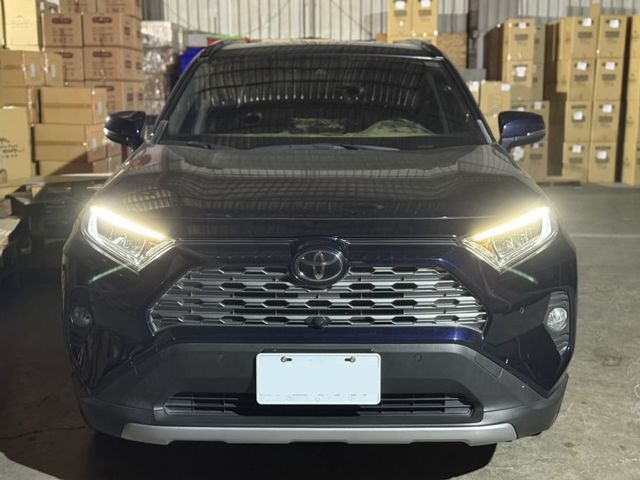 原版件、旗艦版、盲點、電尾門、360環景、電動椅、摸門、ACC跟車、免鑰匙啟動、LED頭燈  第3張相片