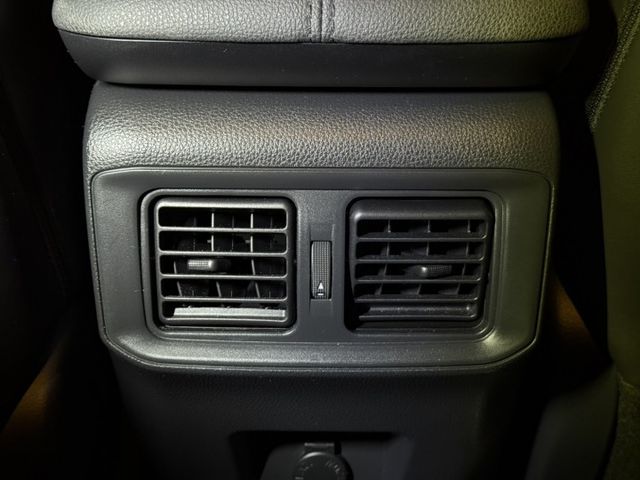 原版件、旗艦版、盲點、電尾門、360環景、電動椅、摸門、ACC跟車、免鑰匙啟動、LED頭燈  第15張相片