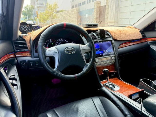 免鑰匙啟動、摸門、恆溫、定速、電動椅、車況漂亮、氣氛燈、安卓機  第9張相片