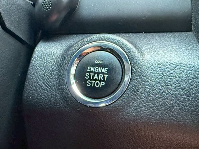 免鑰匙啟動、摸門、恆溫、定速、電動椅、車況漂亮、氣氛燈、安卓機  第12張相片