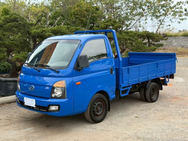 3.25頓、6速手排變速箱、2片式加大升降尾門  第2張相片