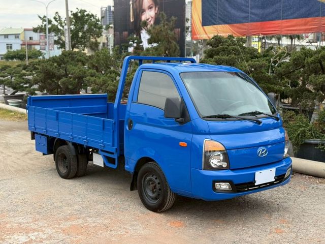 3.25頓、6速手排變速箱、2片式加大升降尾門  第5張相片