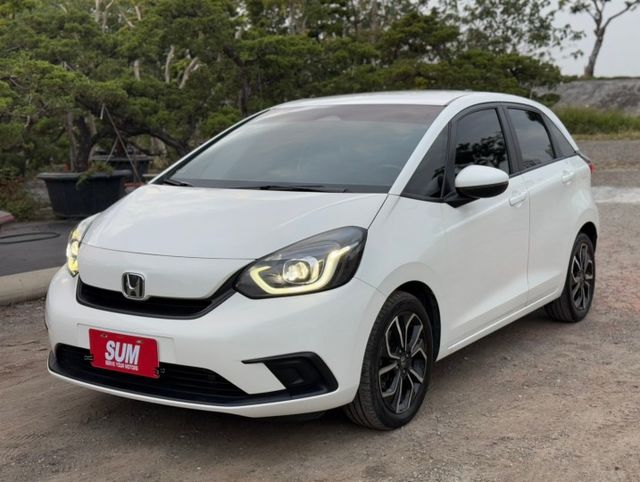 原版件、盲點、ACC跟車、LED日行燈、恆溫、免鑰匙啟動、電子手剎車、安卓機、倒車雷達  第1張相片