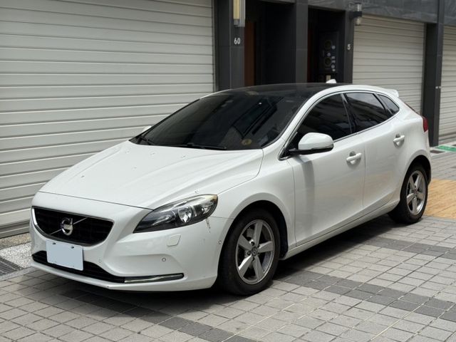 原版件、全景天窗、變速箱已更新過、倒車顯影  第2張相片