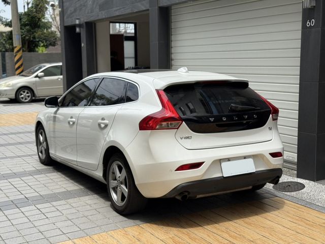 原版件、全景天窗、變速箱已更新過、倒車顯影  第3張相片