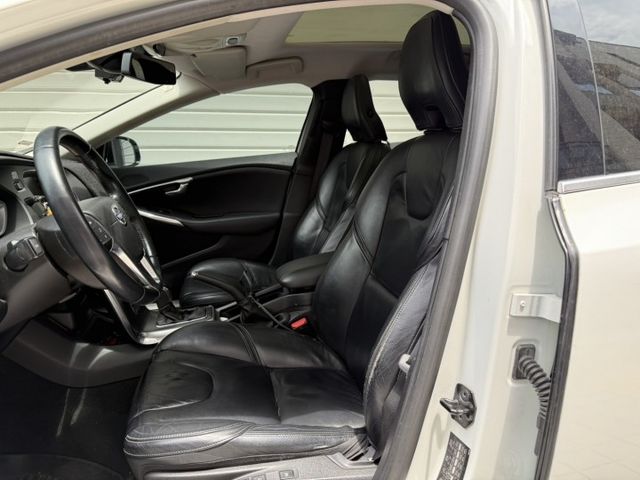 原版件、全景天窗、變速箱已更新過、倒車顯影  第7張相片