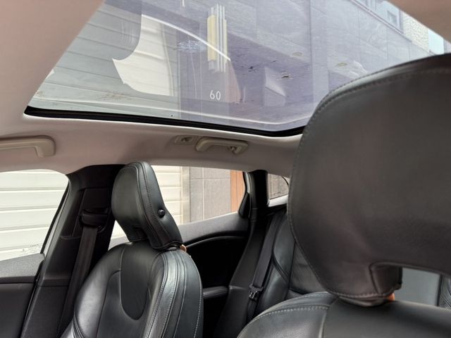 原版件、全景天窗、變速箱已更新過、倒車顯影  第8張相片