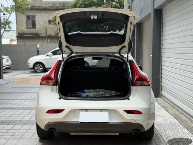 原版件、全景天窗、變速箱已更新過、倒車顯影  第10張相片