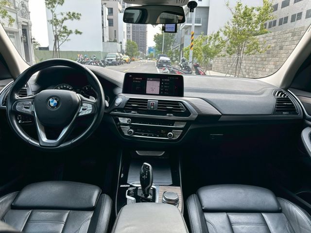 原版件、30i、ACC跟車、LUX、4輪傳動、電尾門、360環景、盲點、電動椅、電動椅、摸門、免鑰匙啟動  第7張相片