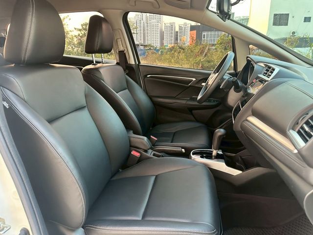 S版、免鑰匙、恆溫空調、定速、雷達、一手車原廠保養、剛做完原廠大保養(附工單)  第16張相片