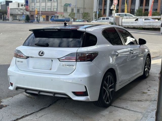 大電池原廠跟換新的(18.4萬公里更換)、附更換電池發票、F版、LED頭燈、安卓機、加熱座椅  第3張相片