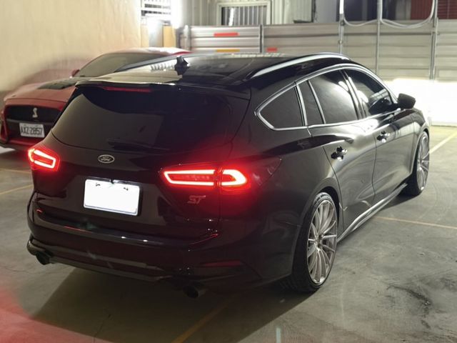 ST、原版件、液晶儀表、全景天窗、360環景、盲點、電尾門、電動椅  第6張相片