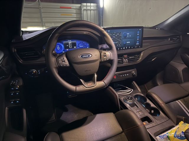 ST、原版件、液晶儀表、全景天窗、360環景、盲點、電尾門、電動椅  第7張相片