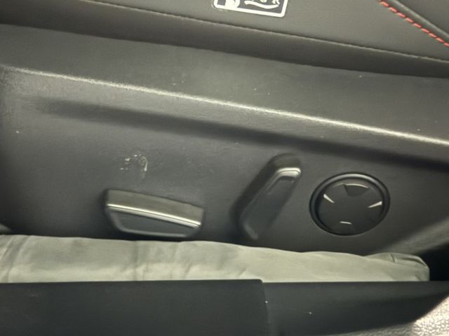 ST、原版件、液晶儀表、全景天窗、360環景、盲點、電尾門、電動椅  第12張相片