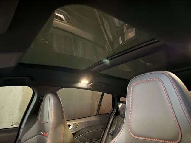 ST、原版件、液晶儀表、全景天窗、360環景、盲點、電尾門、電動椅  第17張相片