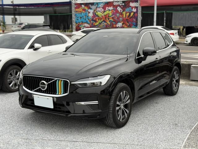 原版件、B4 PLUS、全景天窗、HK音響、ACC跟車、電動椅、360環景、抬頭顯示器、電尾門、盲點、LED頭燈  第1張相片