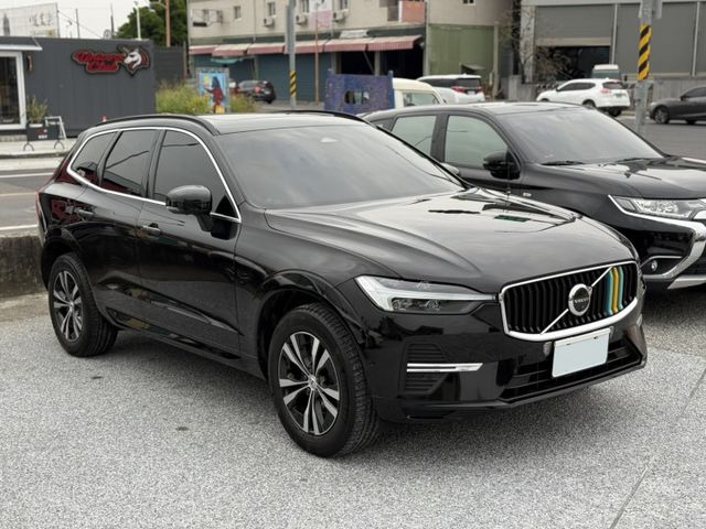 原版件、B4 PLUS、全景天窗、HK音響、ACC跟車、電動椅、360環景、抬頭顯示器、電尾門、盲點、LED頭燈  第3張相片