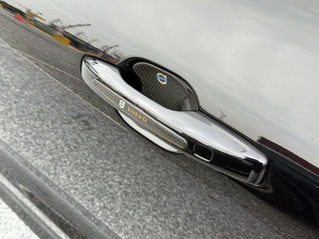 原版件、B4 PLUS、全景天窗、HK音響、ACC跟車、電動椅、360環景、抬頭顯示器、電尾門、盲點、LED頭燈  第6張相片